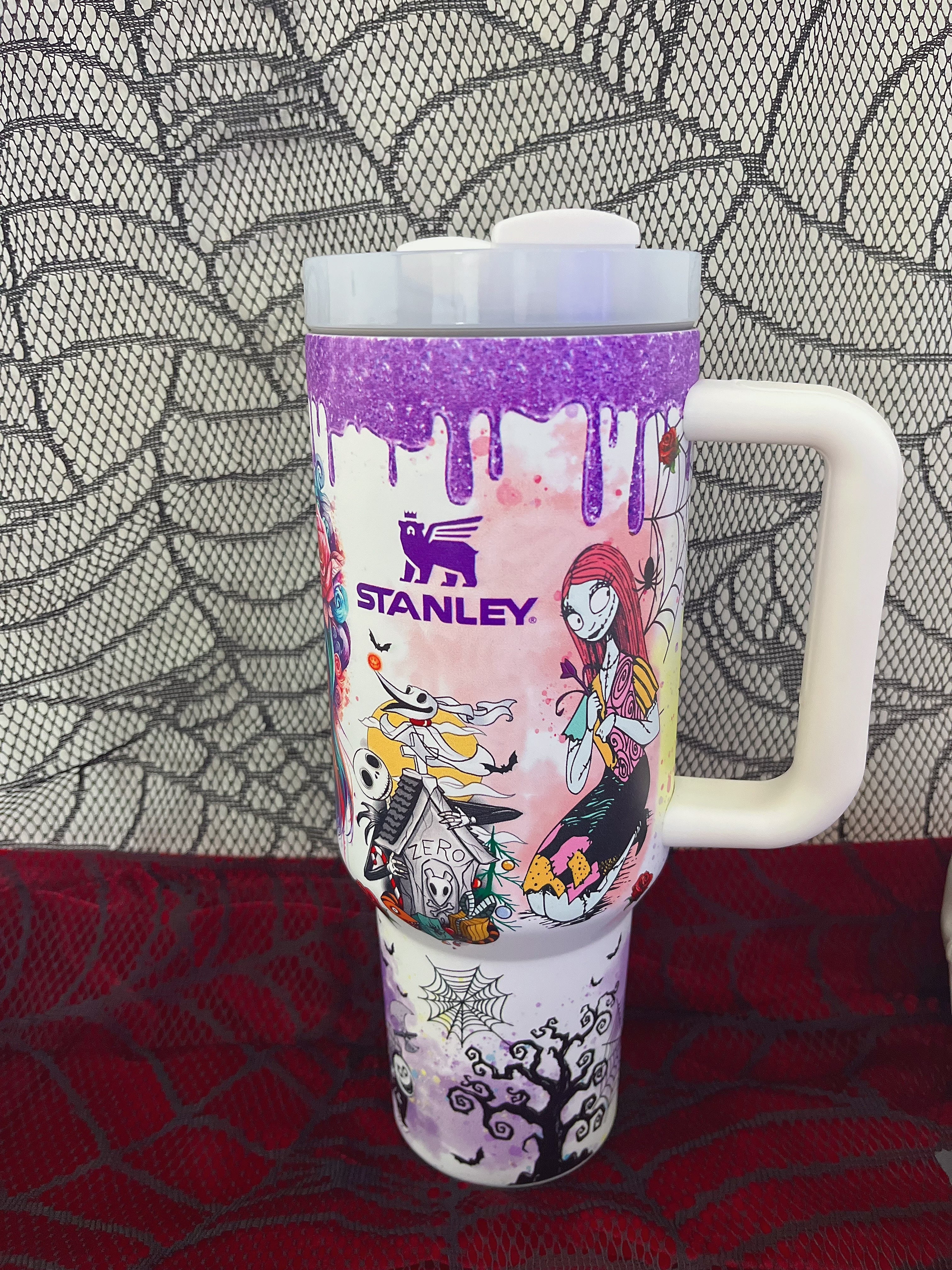 Di tendenza: bicchiere Sally x Jack Skcllington da 40 once